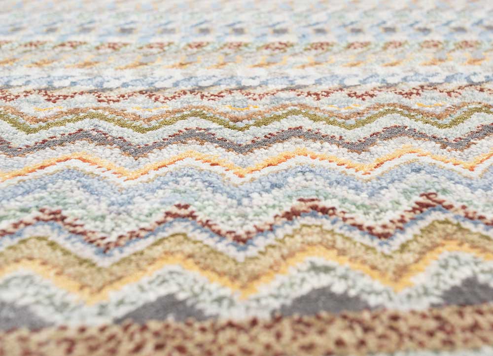 manchaha grey and black wool and bamboo silk hand knotted Rug - CloseUp
