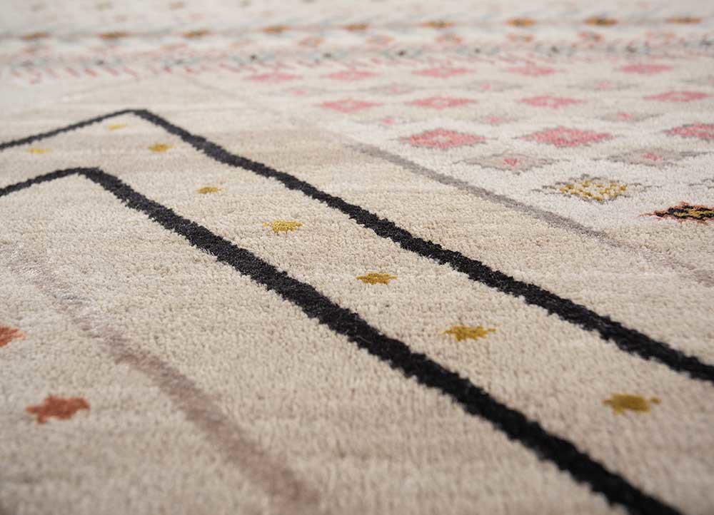 manchaha ivory wool and bamboo silk hand knotted Rug - CloseUp
