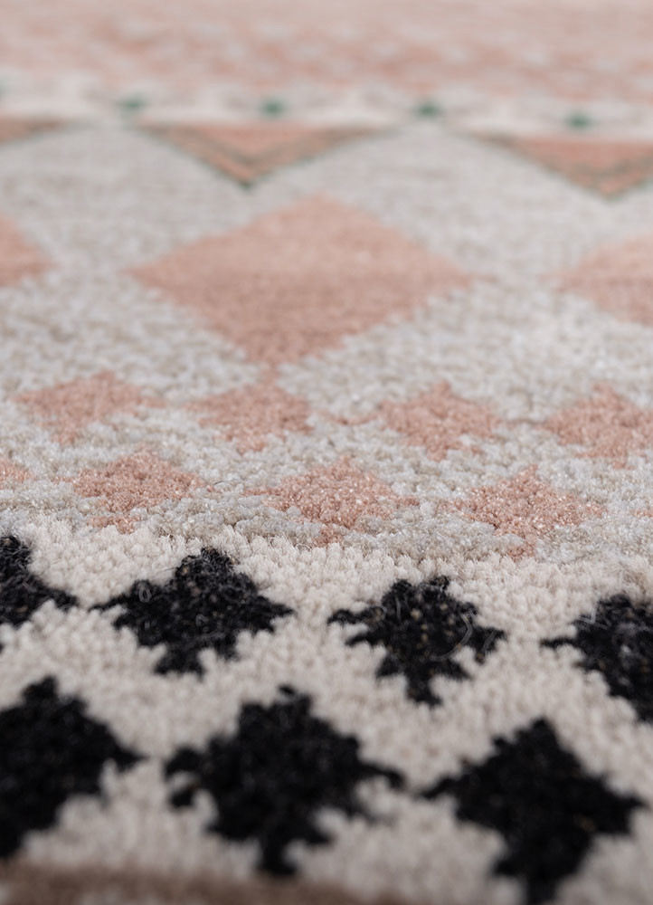 manchaha ivory wool and bamboo silk hand knotted Rug - CloseUp manchaha ivory wool and bamboo silk hand knotted Rug - CloseUp