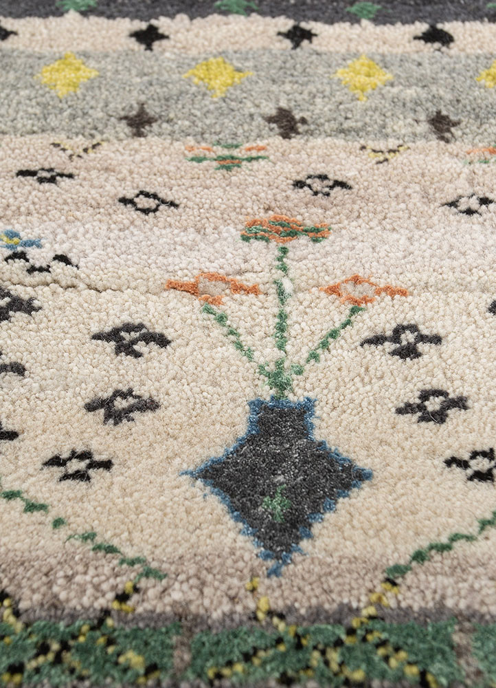 manchaha ivory wool and bamboo silk hand knotted Rug - CloseUp