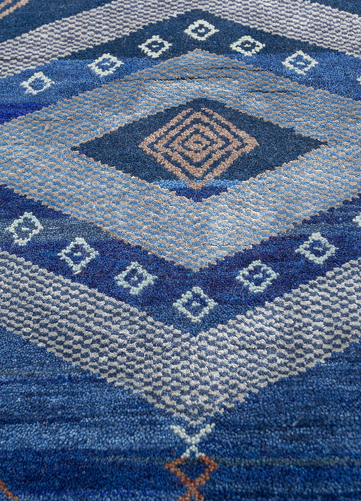 manchaha blue wool and bamboo silk hand knotted Rug - CloseUp