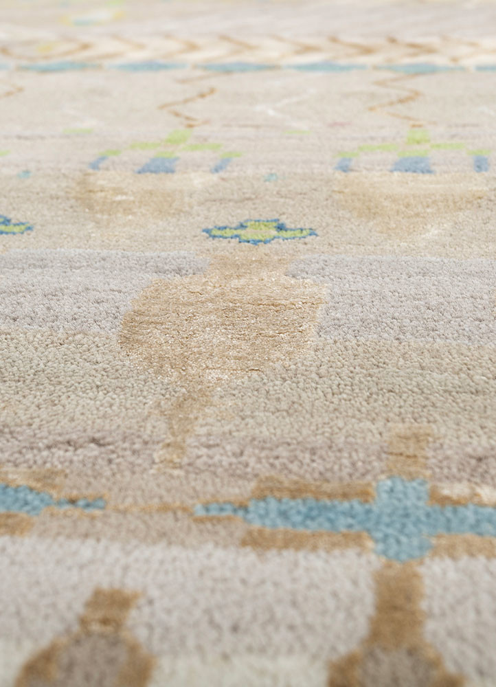 manchaha ivory wool and bamboo silk hand knotted Rug - CloseUp