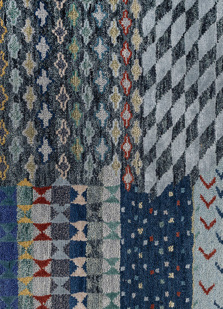 manchaha grey and black wool and bamboo silk hand knotted Rug - CloseUp