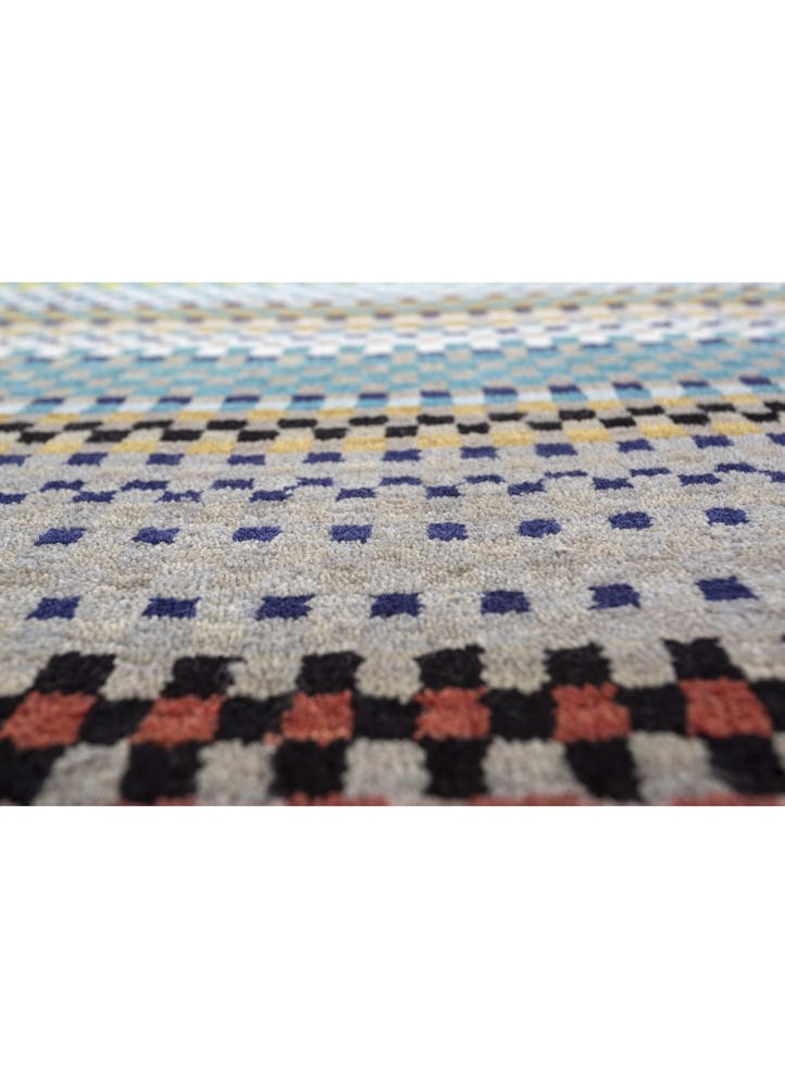 weaver art reserve grey and black wool and bamboo silk hand knotted Rug - CloseUp