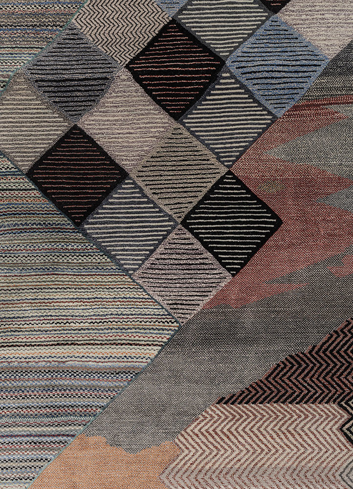 freedom manchaha grey and black wool and bamboo silk hand knotted Rug - CloseUp