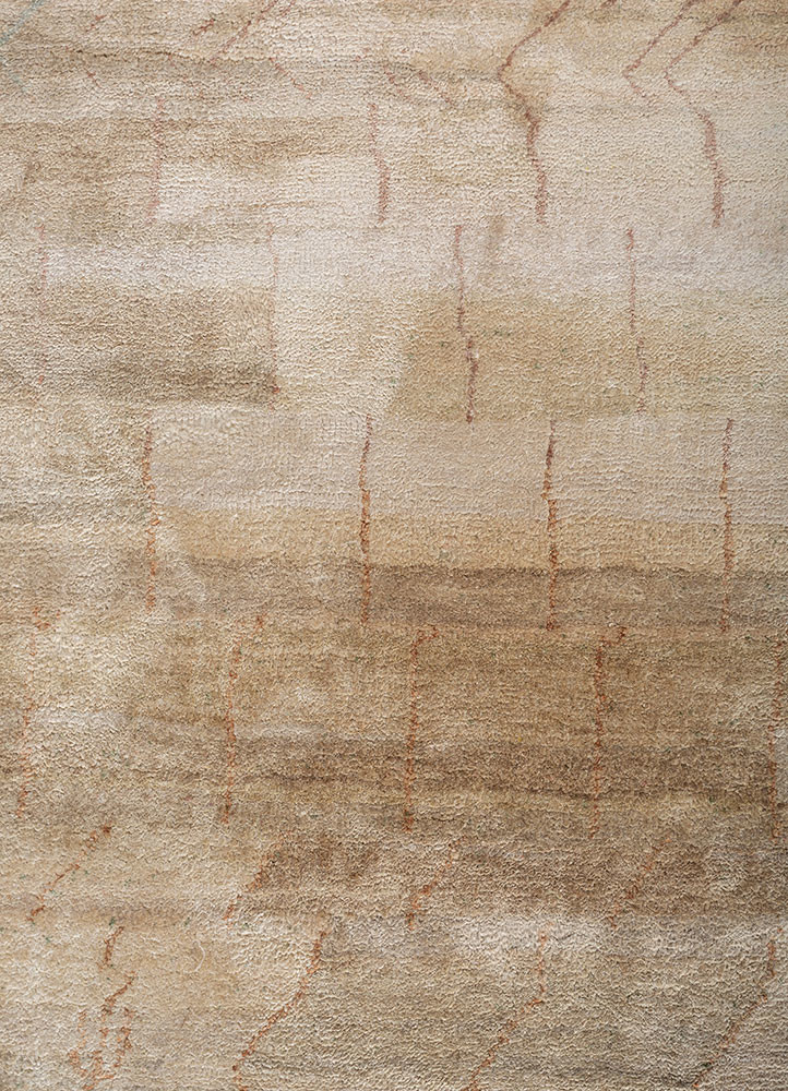 manchaha ivory silk hand knotted Rug - CloseUp