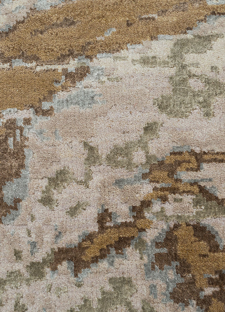 uvenuti ivory wool and bamboo silk hand knotted Rug - CloseUp