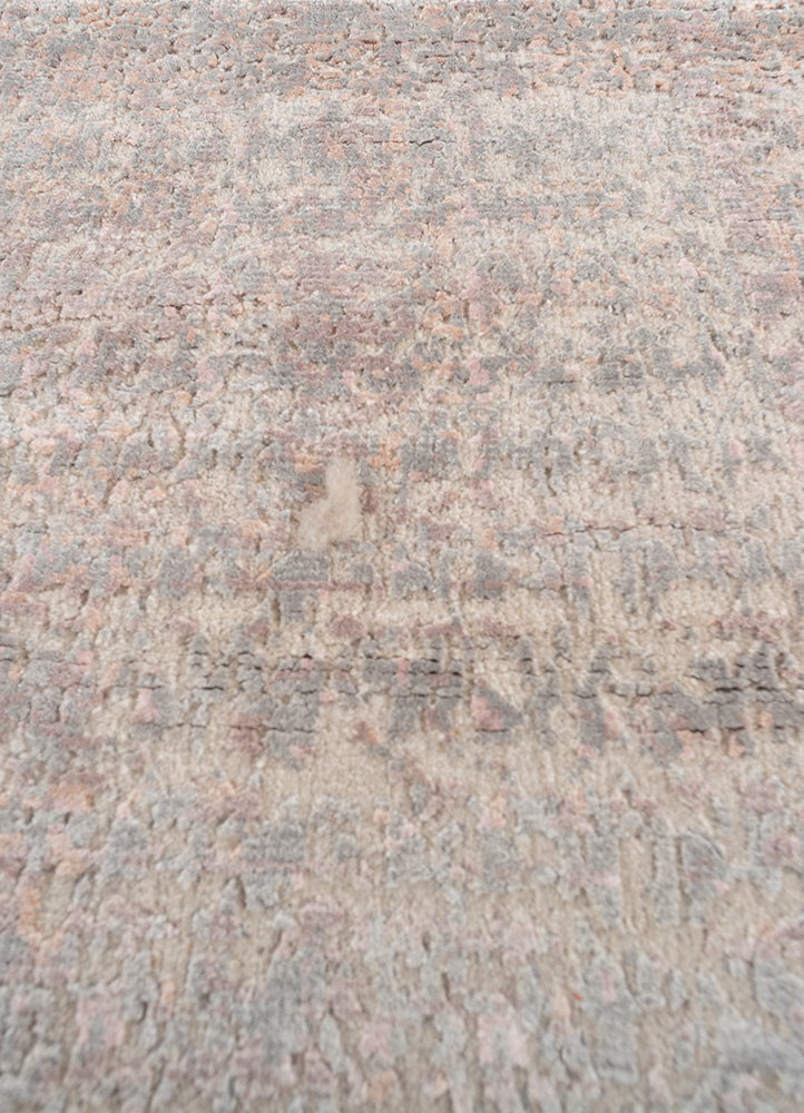 uvenuti ivory wool and bamboo silk hand knotted Rug - CloseUp uvenuti ivory wool and bamboo silk hand knotted Rug - CloseUp