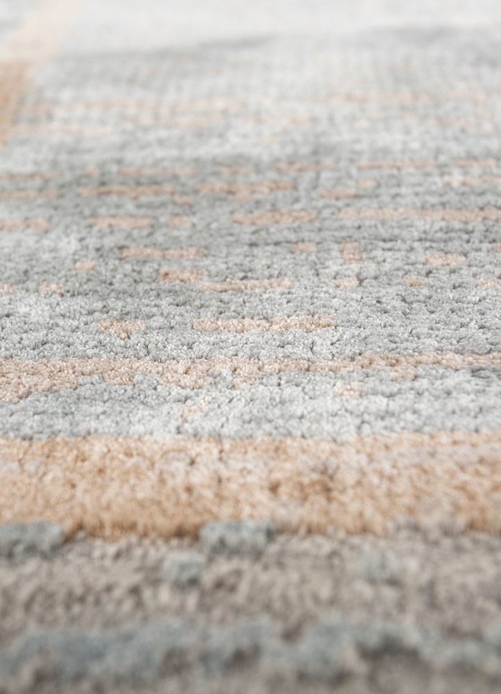 manifest grey and black wool and bamboo silk hand knotted Rug - CloseUp