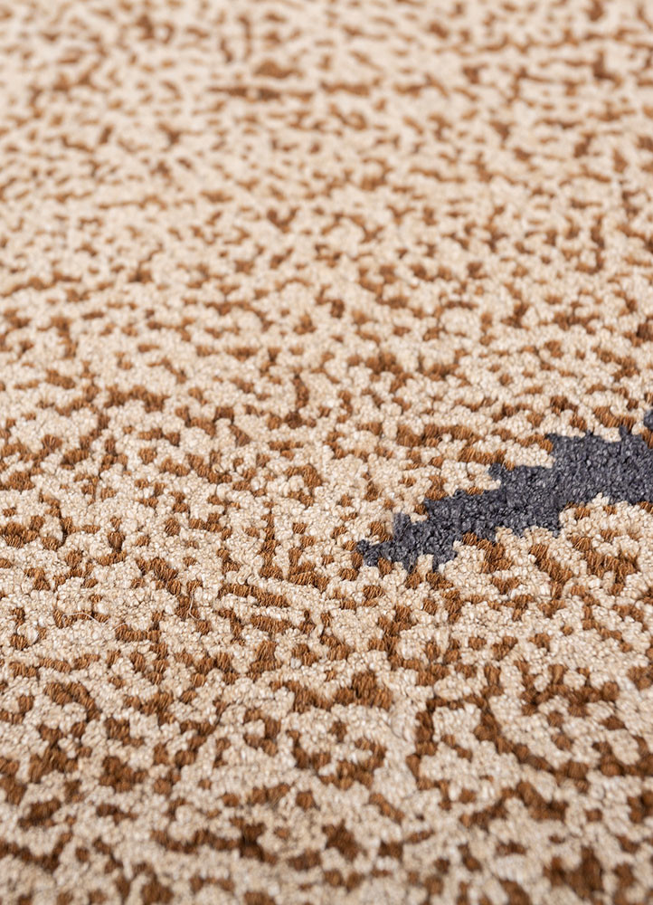pansy beige and brown wool and bamboo silk hand knotted Rug - CloseUp