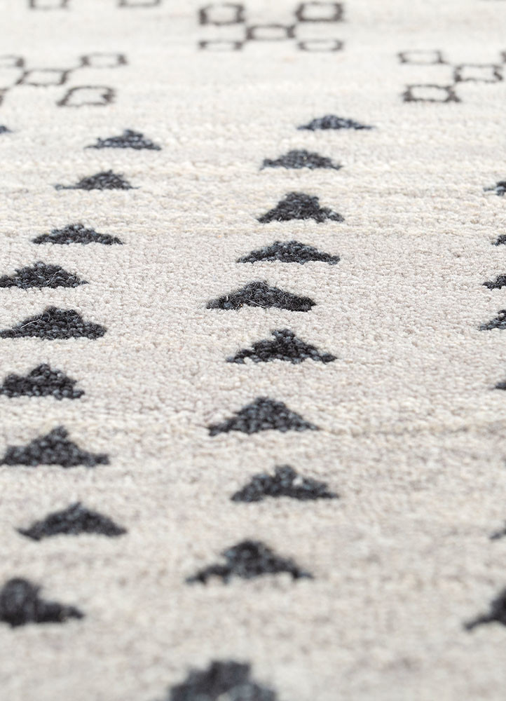 freedom manchaha ivory wool and silk hand knotted Rug - CloseUp