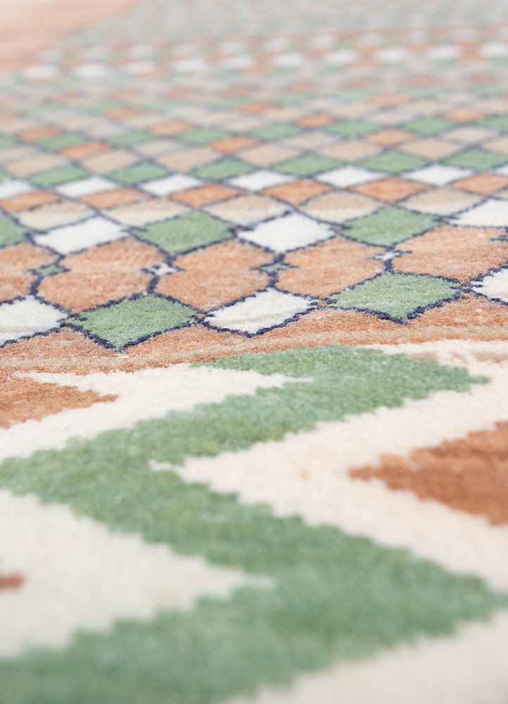 manchaha ivory silk hand knotted Rug - CloseUp