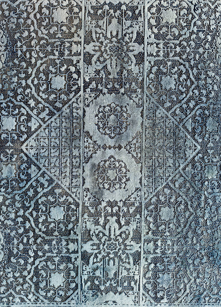 aprezo blue wool and silk hand knotted Rug - CloseUp