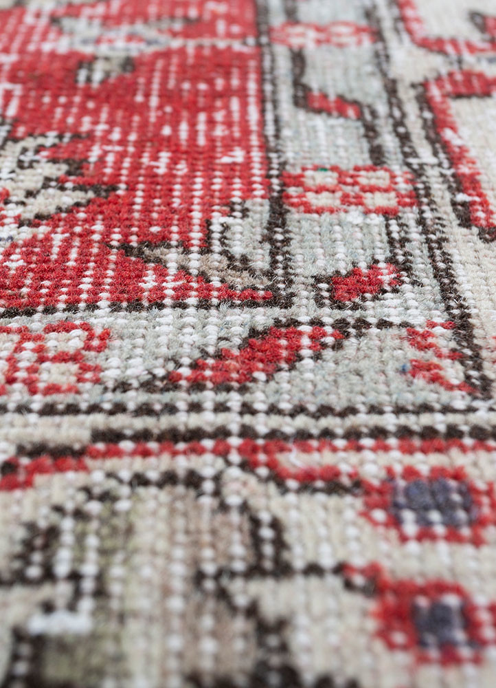 vintage red and orange wool hand knotted Rug - CloseUp vintage red and orange wool hand knotted Rug - CloseUp