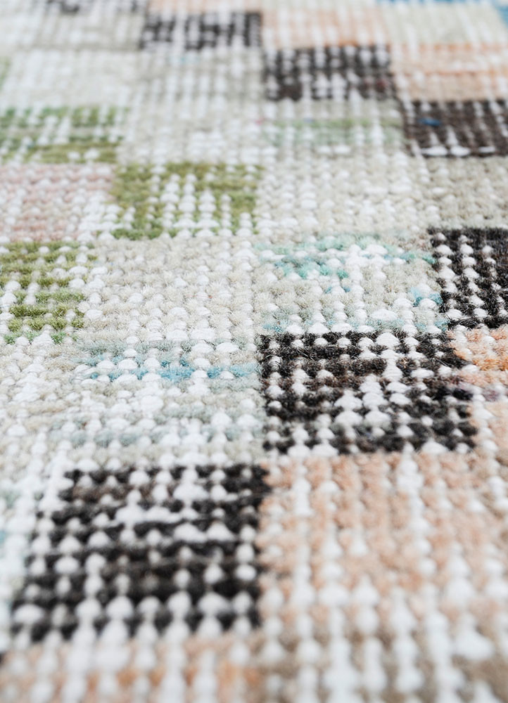 vintage beige and brown wool hand knotted Rug - CloseUp vintage beige and brown wool hand knotted Rug - CloseUp