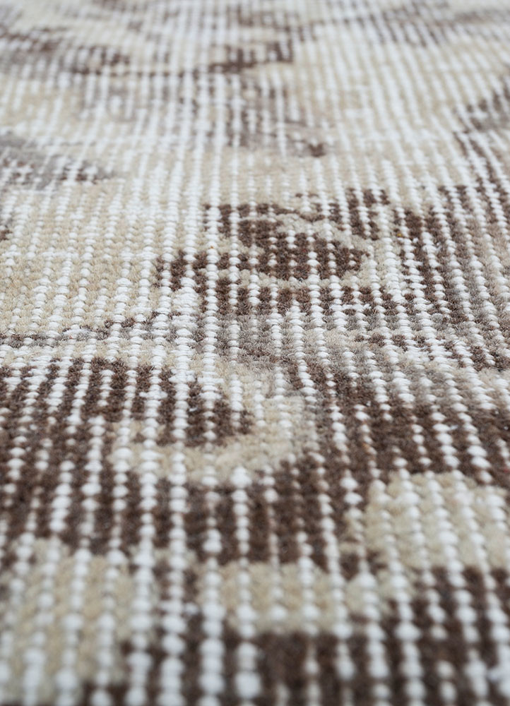 vintage beige and brown wool hand knotted Rug - CloseUp vintage beige and brown wool hand knotted Rug - CloseUp