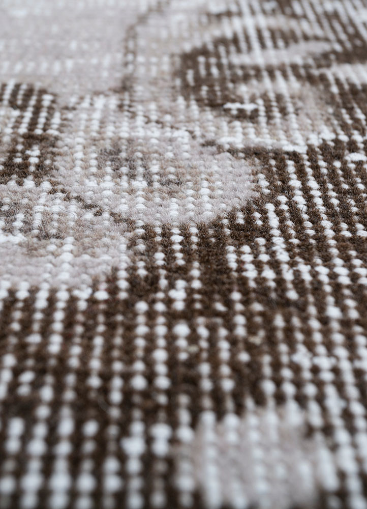 vintage beige and brown wool hand knotted Rug - CloseUp vintage beige and brown wool hand knotted Rug - CloseUp