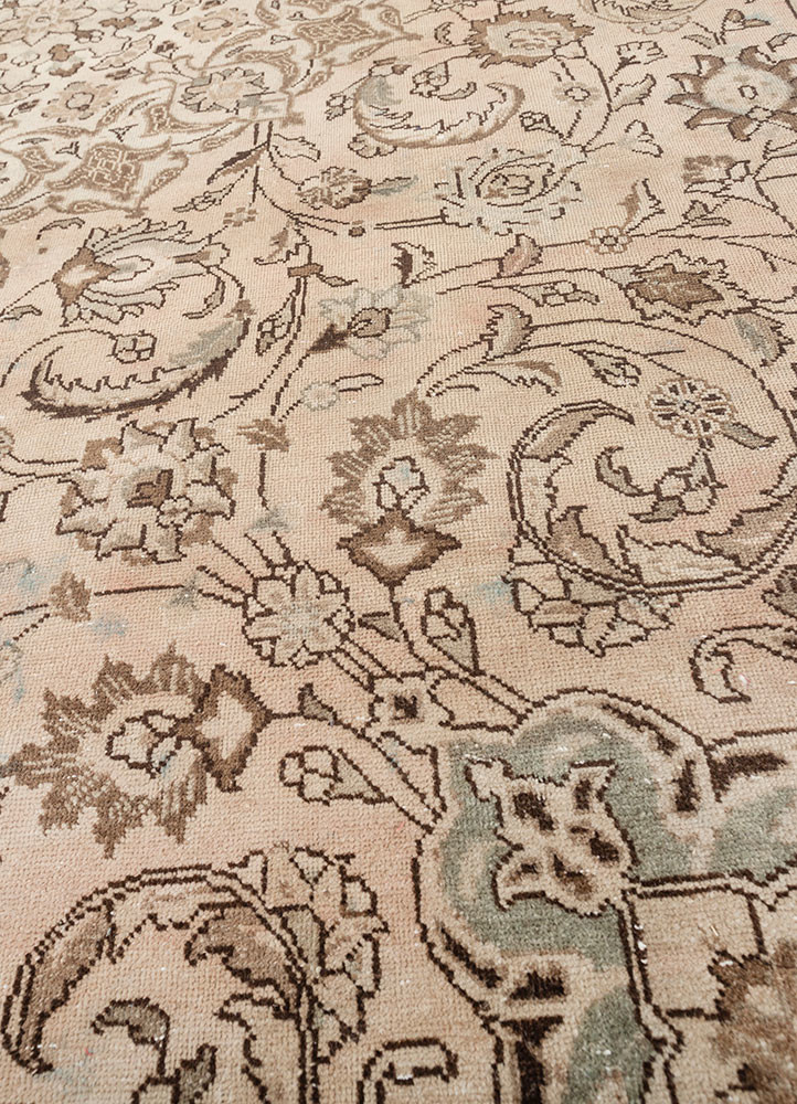 aalam red and orange wool hand knotted Rug - CloseUp aalam red and orange wool hand knotted Rug - CloseUp