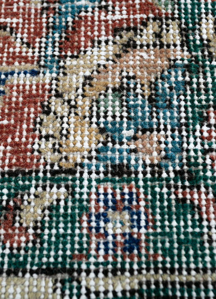 vintage red and orange wool hand knotted Rug - CloseUp vintage red and orange wool hand knotted Rug - CloseUp