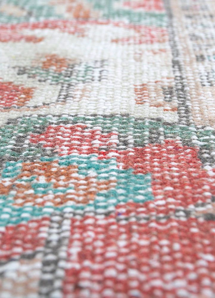 vintage red and orange wool hand knotted Rug - CloseUp vintage red and orange wool hand knotted Rug - CloseUp