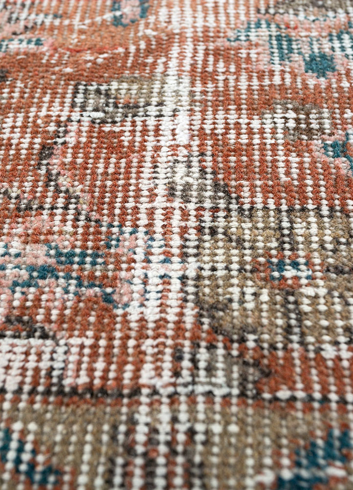 vintage red and orange wool hand knotted Rug - CloseUp vintage red and orange wool hand knotted Rug - CloseUp