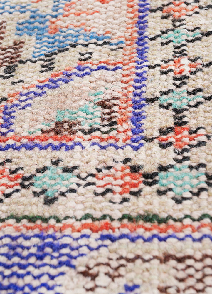 vintage red and orange wool hand knotted Rug - CloseUp