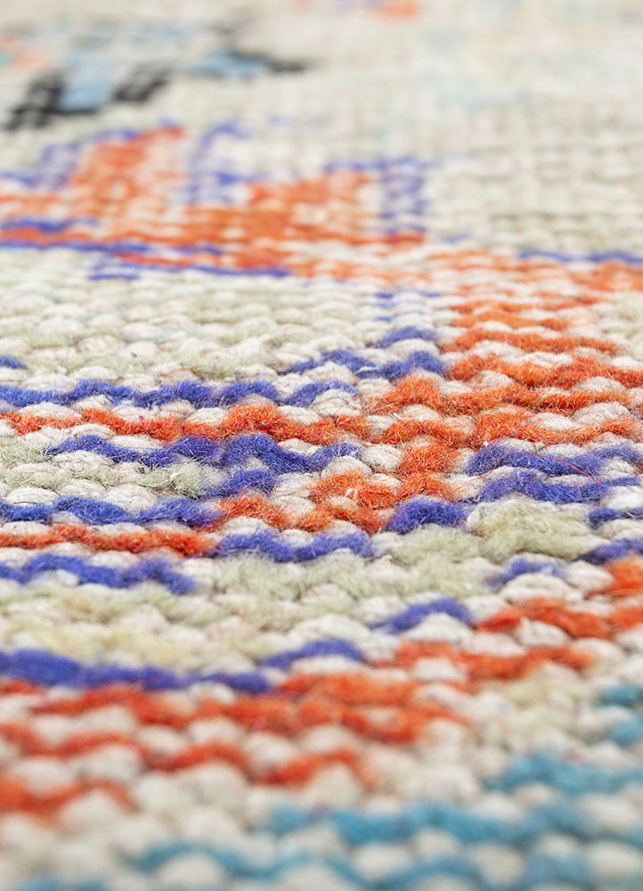 vintage red and orange wool hand knotted Rug - CloseUp