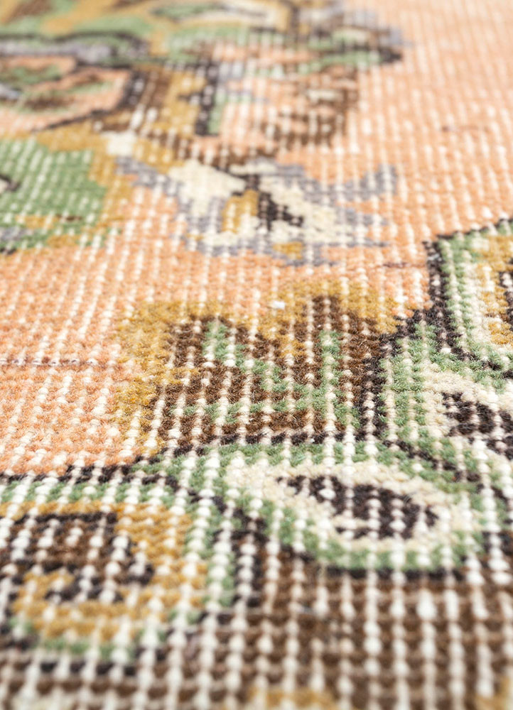 vintage red and orange wool hand knotted Rug - CloseUp vintage red and orange wool hand knotted Rug - CloseUp