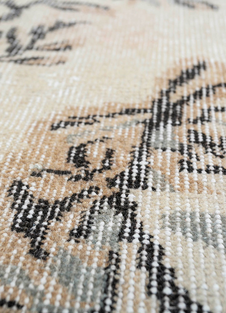 vintage beige and brown wool hand knotted Rug - CloseUp vintage beige and brown wool hand knotted Rug - CloseUp