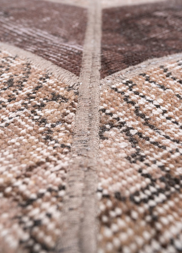 provenance beige and brown wool hand knotted Rug - CloseUp provenance beige and brown wool hand knotted Rug - CloseUp