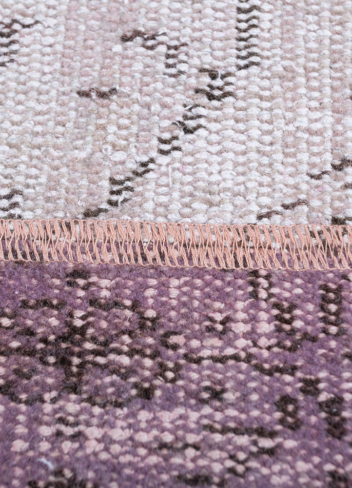 provenance pink and purple wool hand knotted Rug - CloseUp
