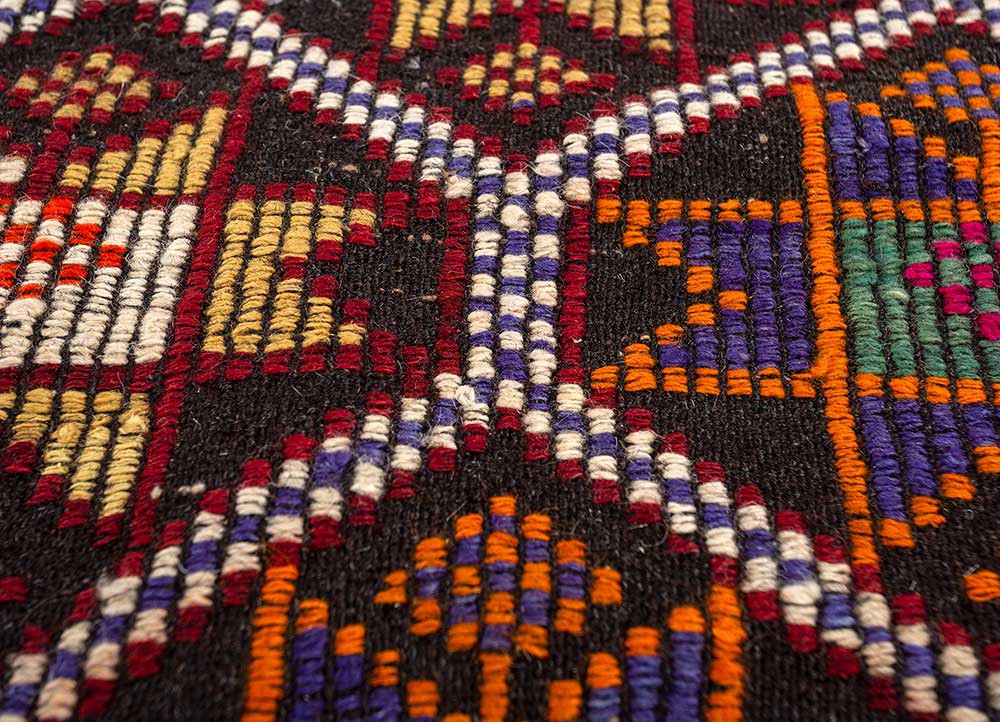 nuray grey and black wool hand knotted Rug - CloseUp