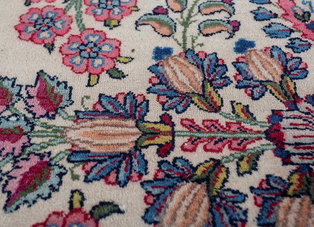 gulmarg gold wool hand knotted Rug - CloseUp gulmarg gold wool hand knotted Rug - CloseUp