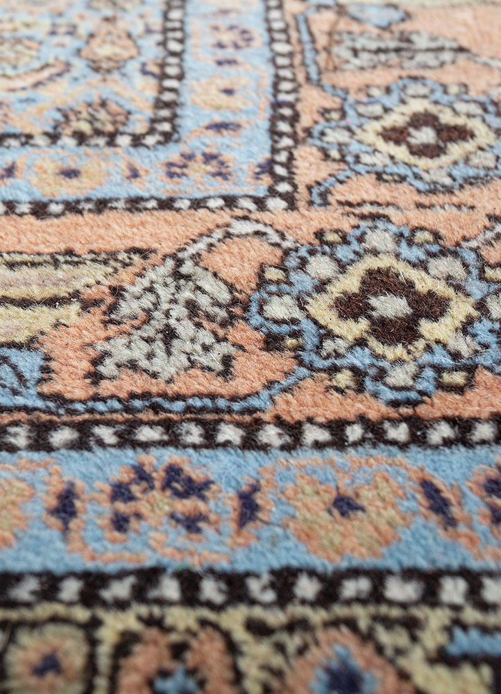 aalam gold wool hand knotted Rug - CloseUp aalam gold wool hand knotted Rug - CloseUp