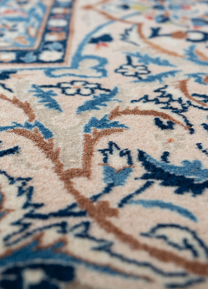 aalam ivory wool hand knotted Rug - CloseUp aalam ivory wool hand knotted Rug - CloseUp