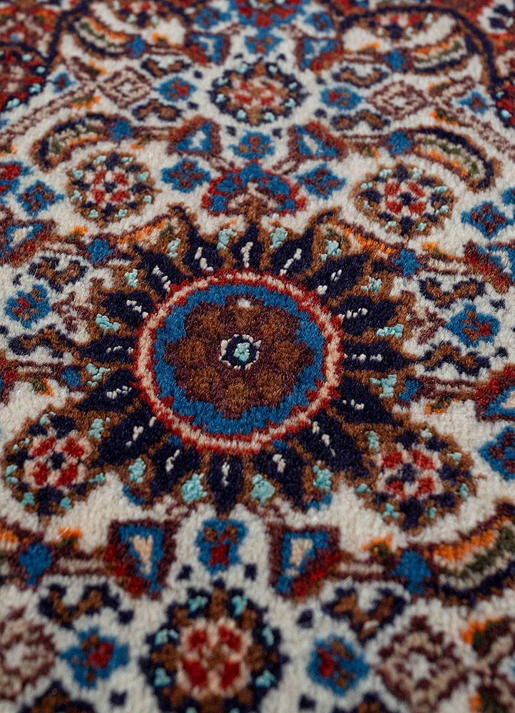 aalam gold wool hand knotted Rug - CloseUp aalam gold wool hand knotted Rug - CloseUp