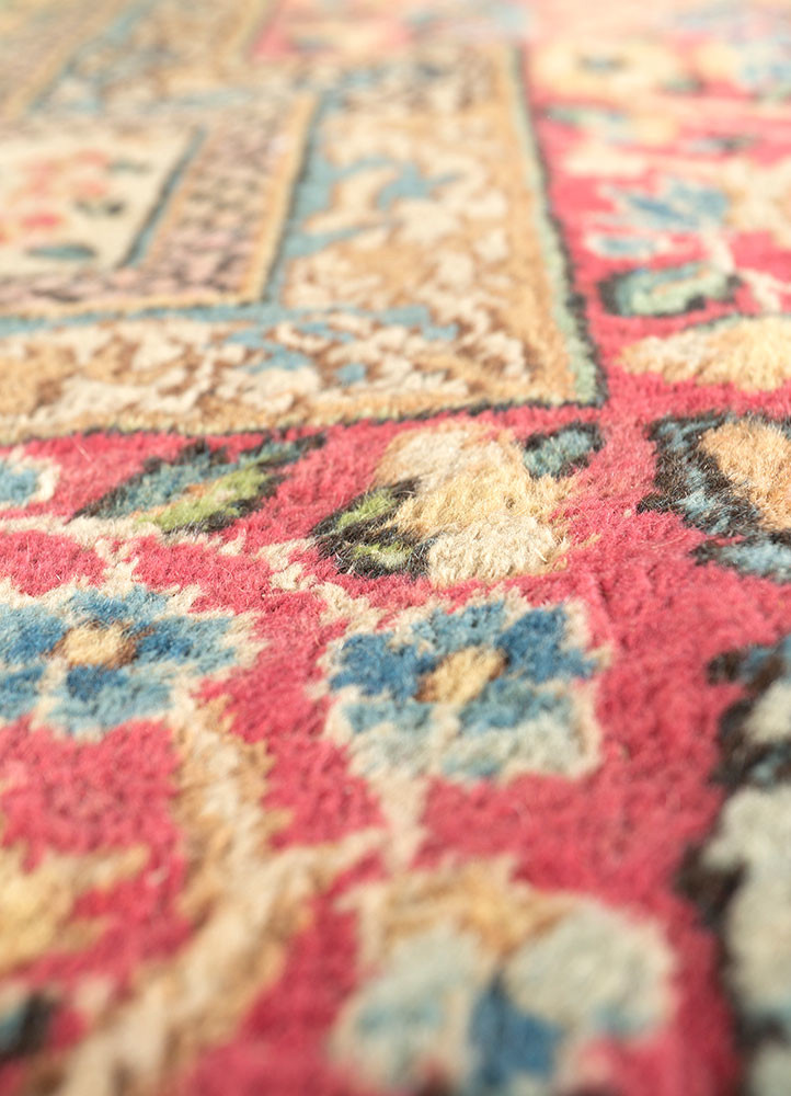 aalam gold wool hand knotted Rug - CloseUp