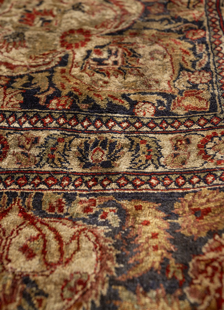 gulmarg red and orange silk hand knotted Rug - CloseUp