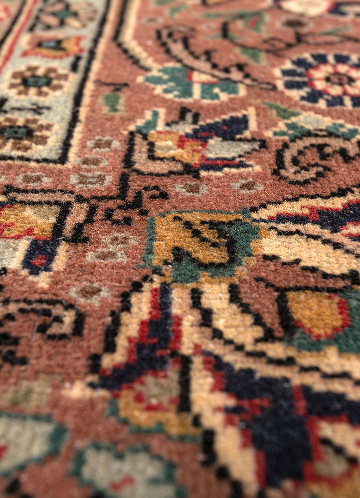 aalam ivory wool hand knotted Rug - CloseUp aalam ivory wool hand knotted Rug - CloseUp