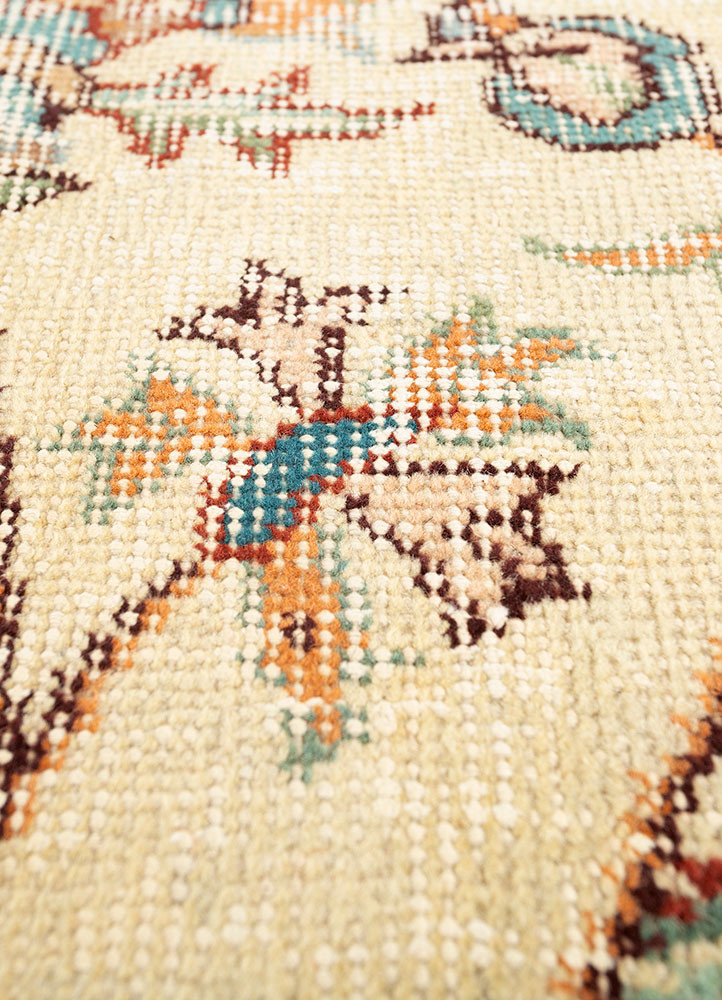 vintage gold wool hand knotted Rug - CloseUp