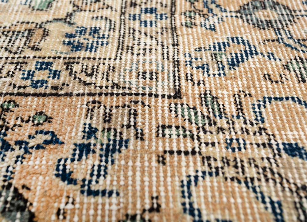 vintage blue wool hand knotted Rug - CloseUp vintage blue wool hand knotted Rug - CloseUp