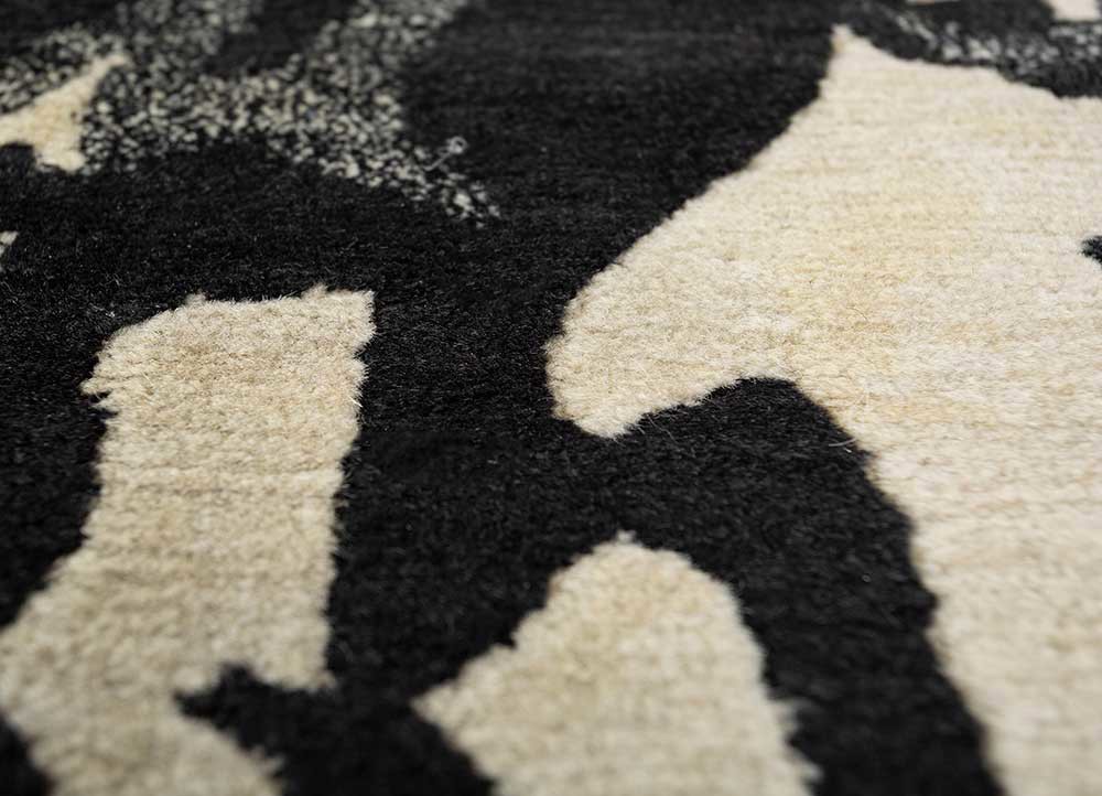 pansy beige and brown wool hand knotted Rug - CloseUp