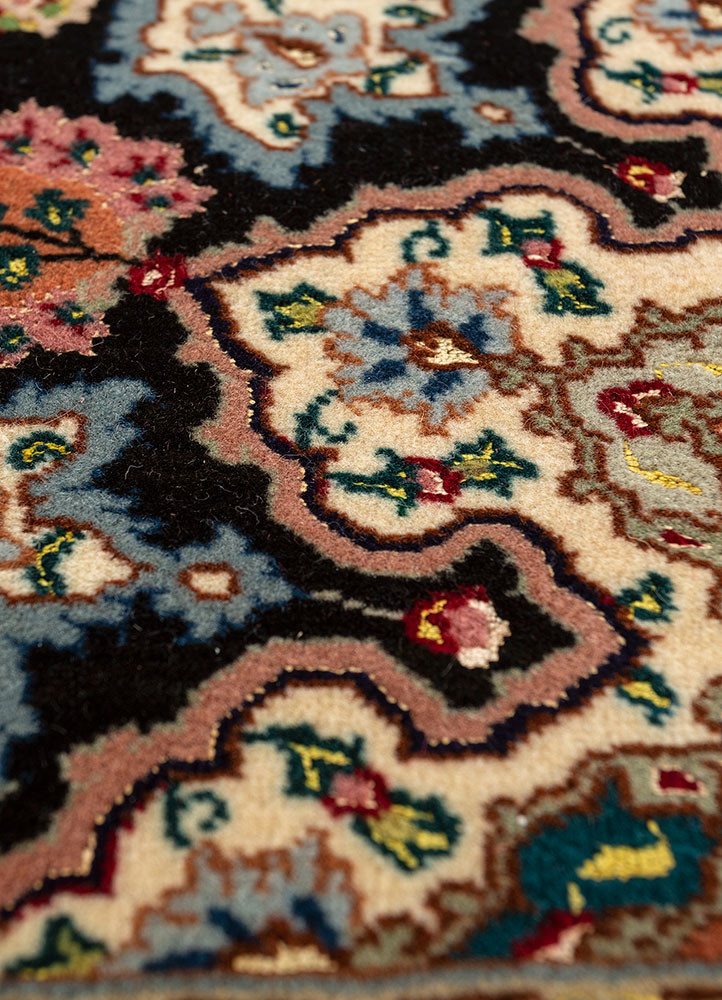 aalam grey and black wool and silk hand knotted Rug - CloseUp