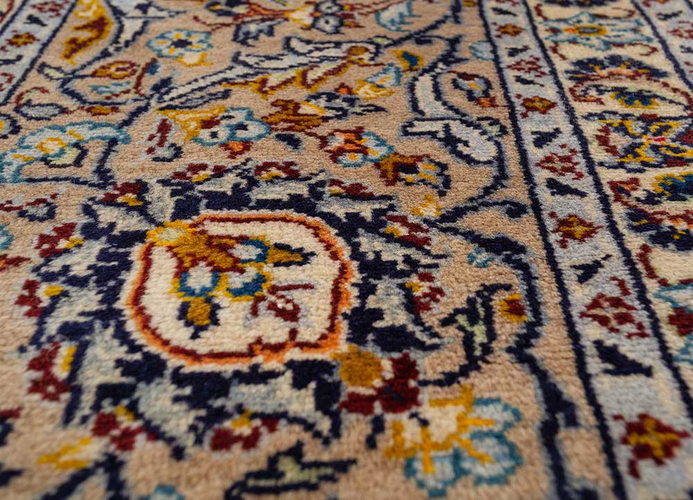 aalam ivory wool hand knotted Rug - CloseUp