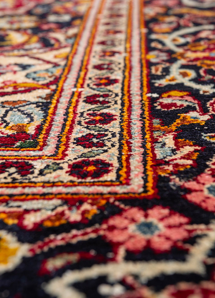 gulmarg red and orange silk hand knotted Rug - CloseUp