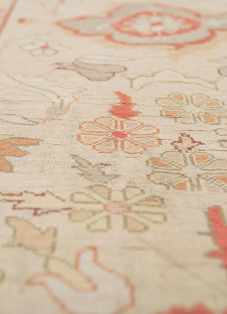 gulmarg gold silk hand knotted Rug - CloseUp