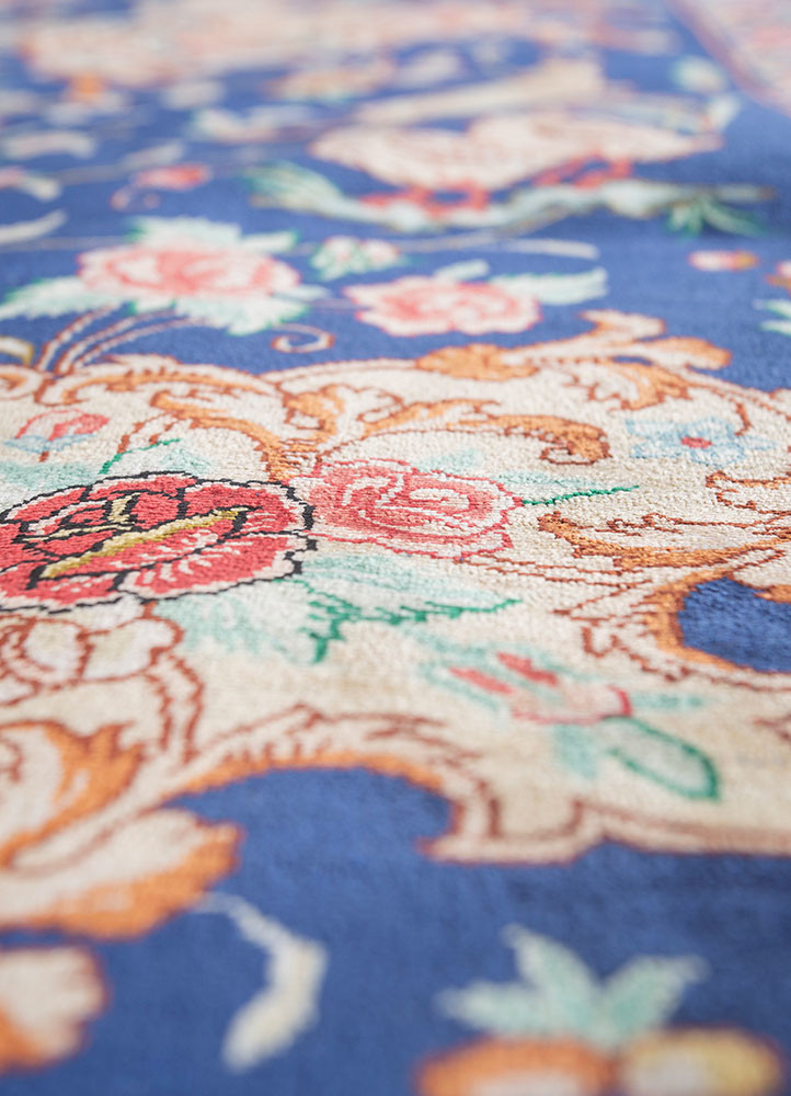 gulmarg blue silk hand knotted Rug - CloseUp gulmarg blue silk hand knotted Rug - CloseUp