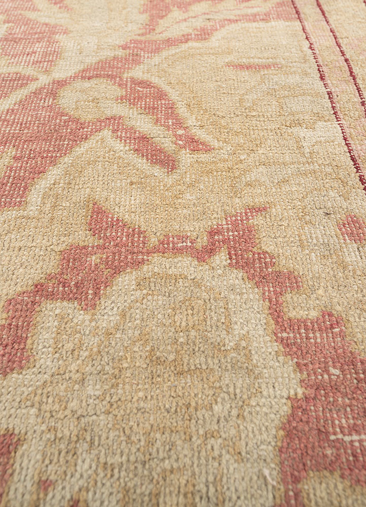 aalam gold wool hand knotted Rug - CloseUp