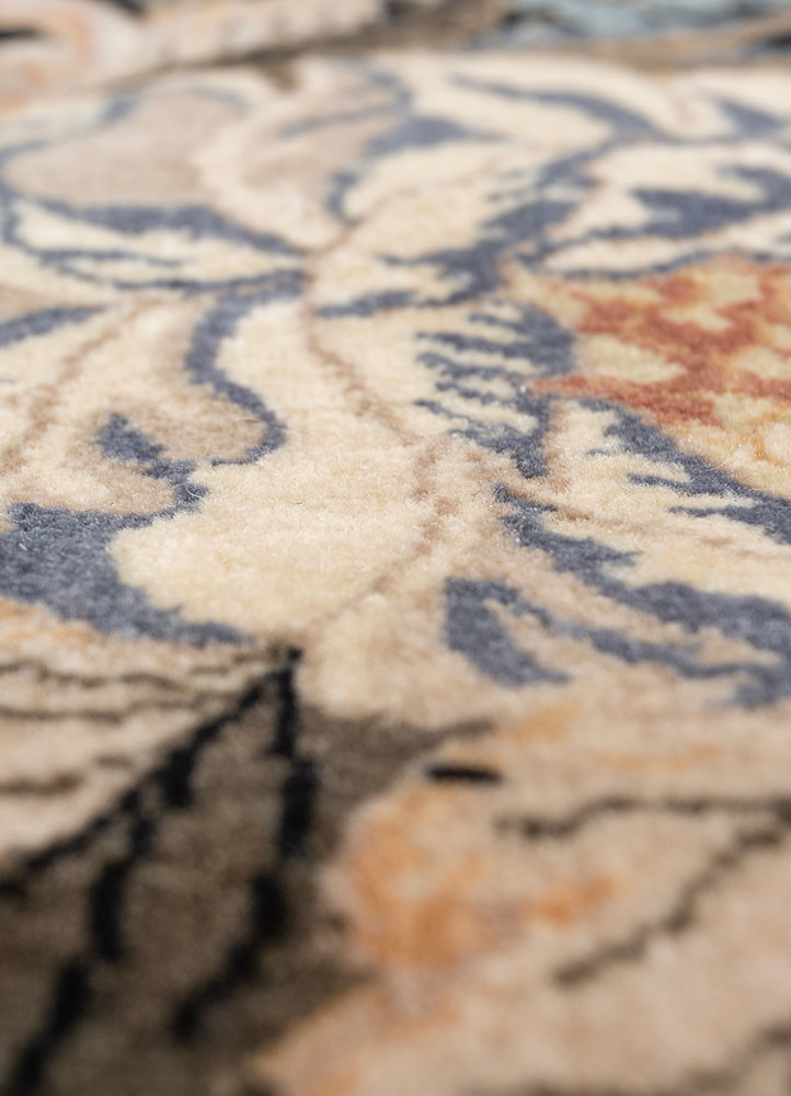 aalam grey and black wool hand knotted Rug - CloseUp