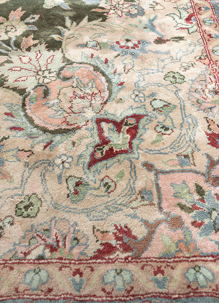 gulmarg green silk hand knotted Rug - CloseUp gulmarg green silk hand knotted Rug - CloseUp